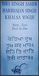 Lápida de Yogi Bhajan